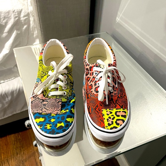 Vans - Picture 2 of 5